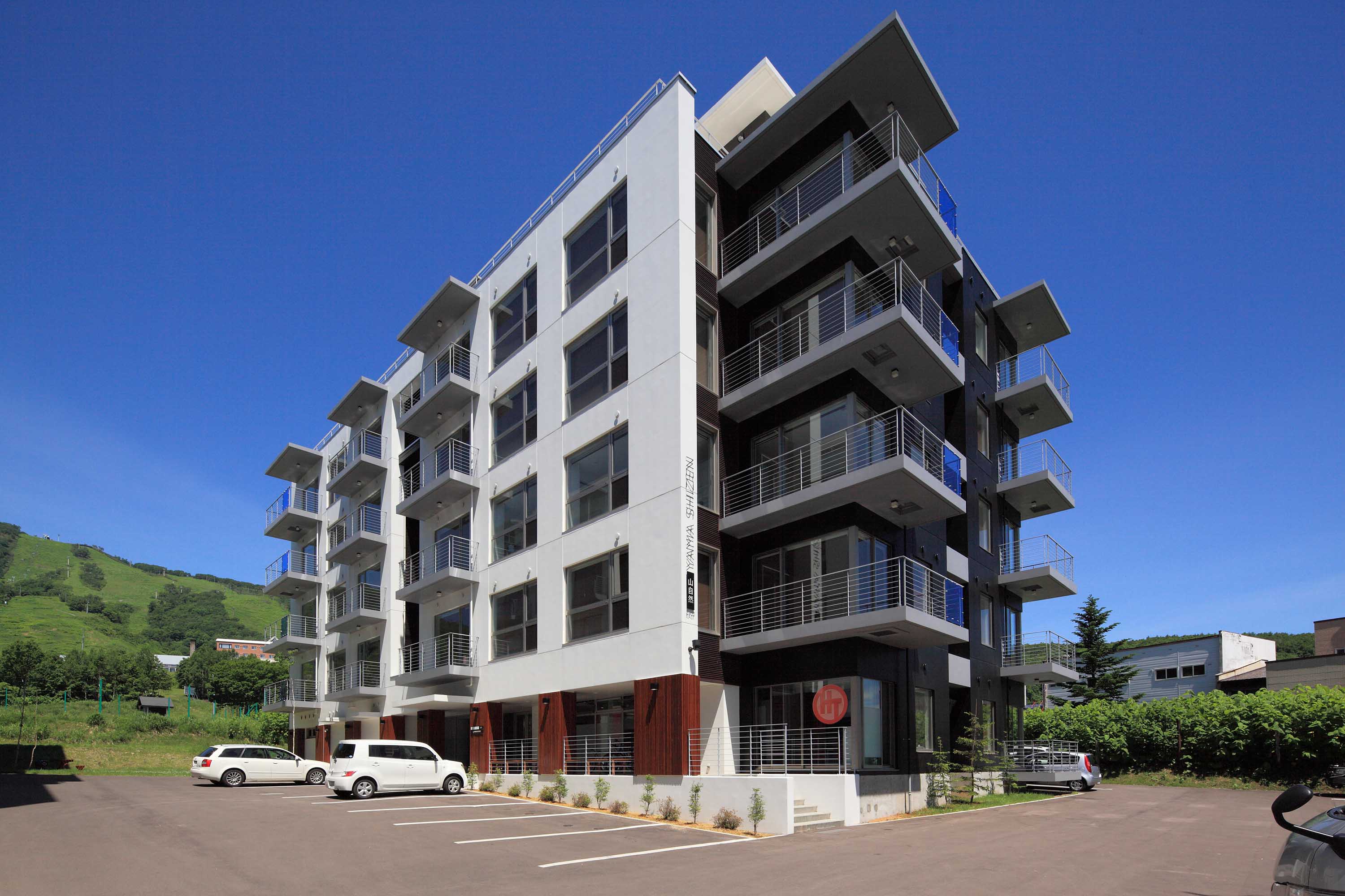 Yama Shizen East | H2 Group